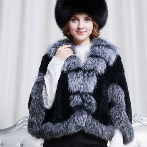 Mink and fox fur collar cape and fur hat set - Picture 2 of 13